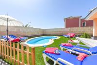 Villa Aloe con piscina climatizada, Playa Fañabe, Costa Adeje - Chambres d’hôtes Adeje