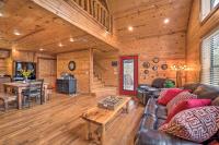 Hot Tub: 'Little Bear's Pond' Broken Bow Cabin - Chambres d'hôtes Broken Bow