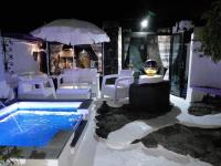 ALOELUX VILLA ! - Private Villa with Jacuzzi, cinema ,massage ,wonderful view, art desing villa - Chambres d'hôtes Conil