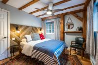Zimmer mit Queensize-Bett und Gartenblick