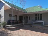 B&B Oudtshoorn - Villa de Karoo Guest House - Bed and Breakfast Oudtshoorn