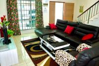LILY VACATION HOME at CAMERON HIGHLANDS - 12 PAX,FREE WiFi w CARPORCH - Chambres d'hôtes Tanah Rata