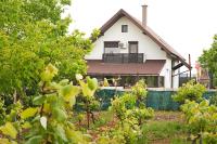 Casa din Vie, Ciubăr cu Jacuzzi, întreaga locație la 15min de centrul orașului Oradea - Chambres d'hôtes Oradea