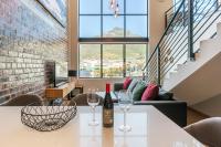 B&B Cape Town - Penthouse 2 Bedroom - Biscuit Mill- Apartment - Bed and Breakfast Cape Town