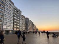 OSKAR luxe appartement op zeedijk met zeezicht - B&B