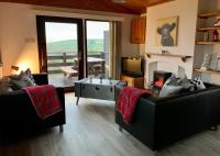 B&B Stranraer - Lodge Cabin with Fabulous Views - Farm Holiday - Bed and Breakfast Stranraer