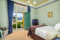 Deluxe Queen Room with Mountain View, River View and Garden View