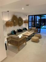 Aparthotel El Cargol - Bed and Breakfast l'Escala