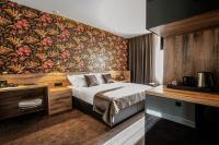 Camera Matrimoniale con Vista Giardino