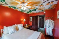 Zimmer mit Queensize-Bett und Gemeinschaftsbad