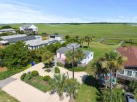 B&B Folly Beach - 1684 E Ashley - Sol Searcher - 2 Bedrooms - Bed and Breakfast Folly Beach