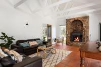 Tuscan style ocean beach escape on the Peninsula only 400m to beach - B&B