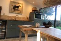 Cottage Normand avec sa grande piscine chauffée toute l année sur parc arboré et clos En plein coeur de la campagne adapté aux kids et Dog friendly - Chambres d’hôtes
