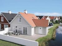 B&B Blåvand - 4 person holiday home in Bl vand - Bed and Breakfast Blåvand