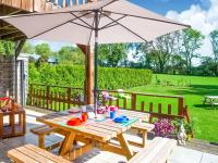 B&B Durbuy - House with sauna in quiet area beautiful terrace - Bed and Breakfast Durbuy
