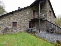 B&B Nadrin - Tranquil Holiday Home in Houffalize with Barbecue - Bed and Breakfast Nadrin