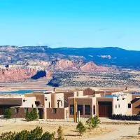 The Grand Hacienda Inn with Breakfast - B&B Abiquiu