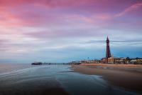 2 Bdrm Sleeps 6 Near Top Attractions Free Parking - Chambres d’hôtes Blackpool