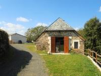 Maison spacieuse à Castelnau-de-Mandailles avec cheminée 250 m² - B&B Castelnau-de-Mandailles