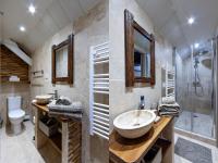 OURS EN BAY - Studio Cocon pour amoureux avec parking gratuit tout à pieds - près de la Chapelle des marins et de la Baie - B&B