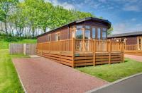 B&B Felton - Stunning 3-Bed Hot Tub Lodge Northumberland - Bed and Breakfast Felton