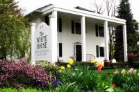 The White House Bed and Breakfast - B&B Medford