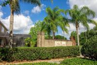 Family Friendly Vacation Home with South Facing Pool - Hot Tub - Game Room - Near Disney - Chambres d'hôtes Kissimmee