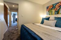 Two-Bedroom Lake View Townhouse and Private Spa