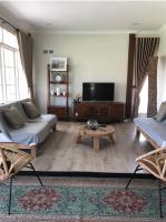 Super Wonderful 5 bedrooms with Bathroom Villa Marion Tomohon - Bed and Breakfast
