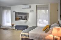 Apartment with Private Patio and Outdoor Spa