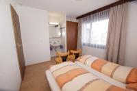 Two-Bedroom Apartment (6 Adults)