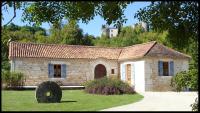 Maison spacieuse à Saint-Pierre-de-Côle avec piscine privée - B&B
