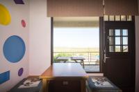 Zimmer mit Queensize-Bett und Balkon