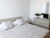 ROSE E TULIPANI 2 - VICINO OSPEDALE NEGRAR - B&B Negrar di Valpolicella