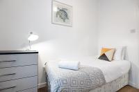 Contractor House - TVs in All Rooms - Parking - B&B Swansea