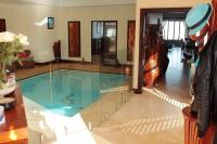 4 Bedroom Luxury Home with View of the Ocean and Table Mountain - Chambres d'hôtes Le Cap