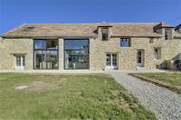 Incroyable villa à Amponville avec piscine privée. - B&B Amponville