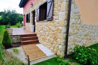 Charming house in Albuerne with fenced garden - B&B