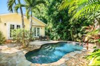 B&B West Palm Beach - Mango Haus 2bd 2ba Private Pool and Parking - Bed and Breakfast West Palm Beach