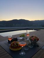 B&B Limisso - Maximos Luxury Villa with Pool -BREAKBOOKING-CY - Bed and Breakfast Limisso