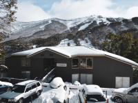 Steamboat 2 bedroom with mountain view and central location - B&B Thredbo