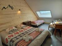 Chambre Quadruple avec Douche