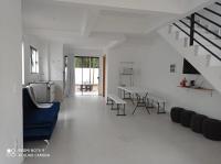 Casa com dois pavimentos nova, em Mariscal - B&B Bombinhas