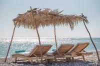 Althea Beachside Apartments - Chambres d'hôtes Potokáki