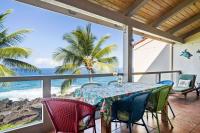 Kona Surf & Racquet 1-305 by Casago Kona - Luxury Oceanfront & Fun - Bed and Breakfast Kailua-Kona