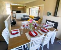 Tekau - Modern holiday apartment with lakeview