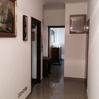 Camera Matrimoniale con Bagno in Comune 