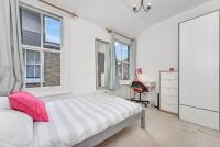 Groves 4 bedroom, Shepherds Bush - B&B London