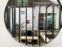 Mini-ME Home, A Cozy Entire House in Old City - Chambres d'hôtes Chiang Mai