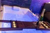 LOVE ROOM - SPECIAL AMOUREUX - HYPER CENTRE - Lorient - Chambres d’hôtes Lorient